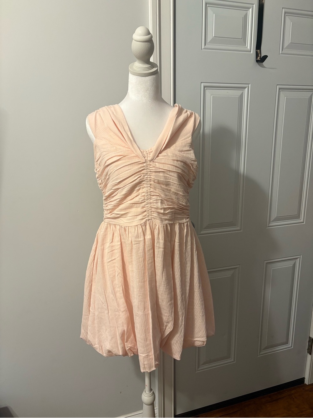Divided Sleeveless Ruched Light Peach Dress